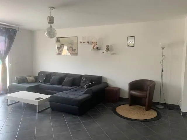 T3 5p De 85m² Avec Jardin A *